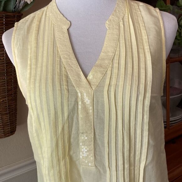 Style & Co. Soft Yellow V-Neck Long Line Eyelet Sleeveless Top Size Small - Picture 2 of 12